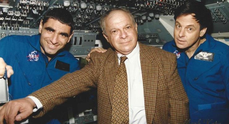 умер бывший глава израильского космического агентства