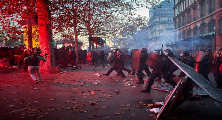 разгон вечеринки в Париже