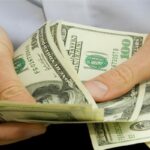 США: клиент оставил в баре чаевые в размере 16 000 долларов США: клиент оставил в баре чаевые в размере 16 000 долларов