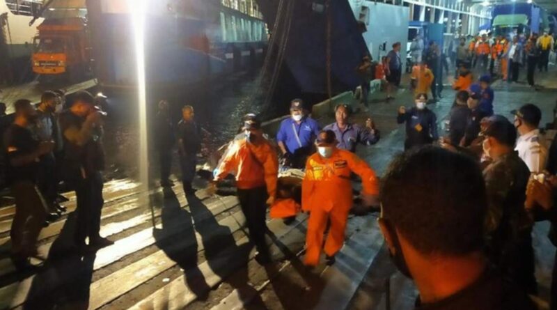 біля берегів Балі затонуло судно