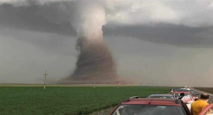 торнадо в Канаде