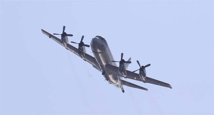 истребитель Су-30 против американского разведчика