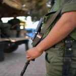 В Тунисе де-факто военное положение, парламент распущен В Тунисе де-факто военное положение, парламент распущен