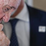 Папа Франциск потрапив до лікарні