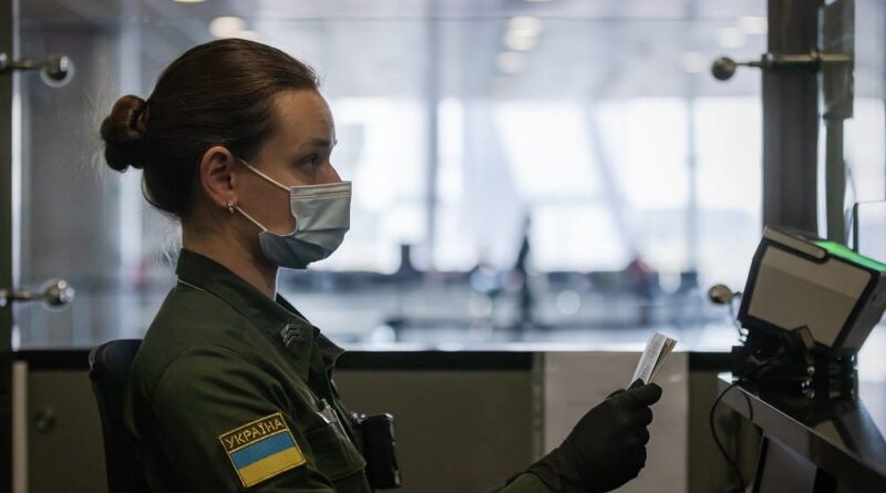 Украины вводит более строгие правила въезда в страну для своих граждан и иностранцев