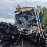 Двоє загиблих і кілька десятків поранених в результаті зіткнення пасажирських поїздів у Чехії Двоє загиблих і кілька десятків поранених в результаті зіткнення пасажирських поїздів у Чехії