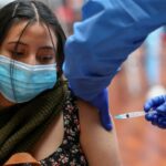 Эквадор хочет производить российскую вакцину от коронавируса