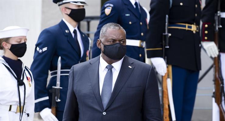 Пентагон наказав провести негайну вакцинацію американських військових від Covid