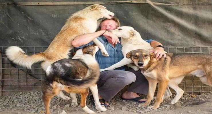 британець відмовився покинути Афганістан без своїх тварин