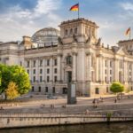 Афганский мигрант напал на двух человек с ножом в парке Берлина Афганский мигрант напал на двух человек с ножом в парке Берлина