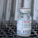 Модерна попередила про необхідність третьої дози вакцини
