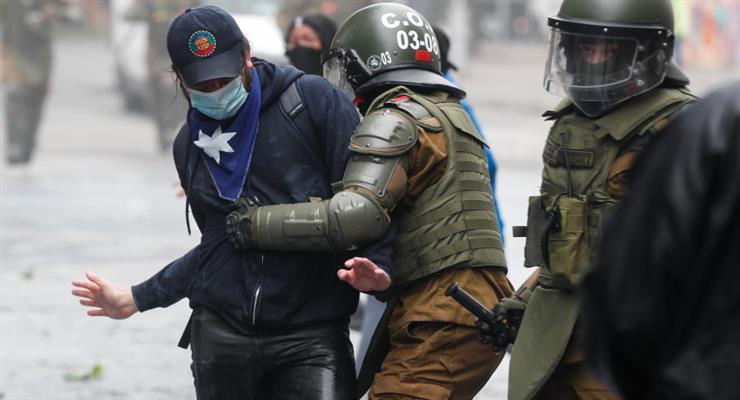 в Чили введено чрезвычайное положение из-за конфликта с коренным народом в 4 провинциях