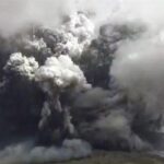 Самый большой действующий вулкан Японии извергся Самый большой действующий вулкан Японии извергся