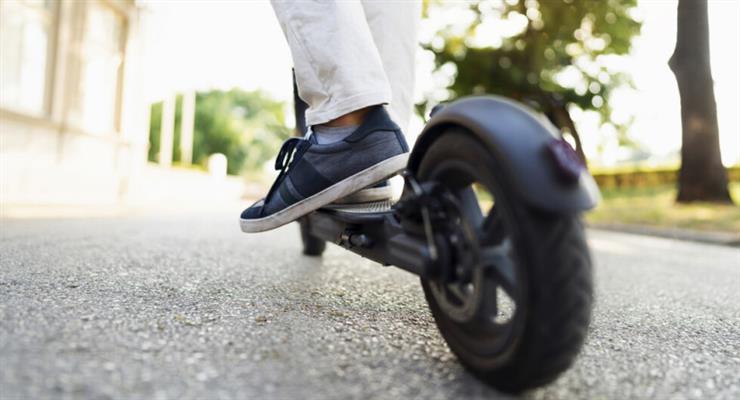 Брюссель з новими правилами оренди електросамокатів
