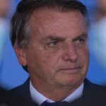 Болсонару назвал обвинения, выдвинутые против него сенатом, клоунадой Болсонару назвал обвинения, выдвинутые против него сенатом, клоунадой