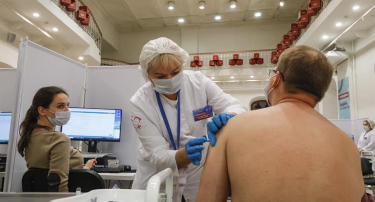 ВООЗ вимагає ще десятки мільярдів доларів на вакцини та ліки проти COVID-19