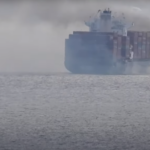 Контейнеровоз с опасными материалами горит, выделяя токсичный газ у берегов Канады (ВИДЕО) Контейнеровоз с опасными материалами горит, выделяя токсичный газ у берегов Канады (ВИДЕО)