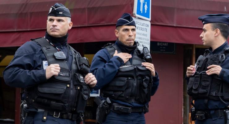 Французькі антитерористи затримали 10 людей за сплановані напади на політиків