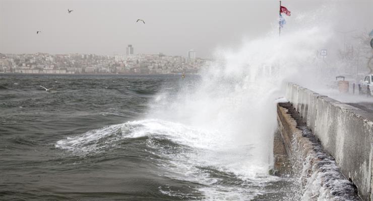 Четверо загинули та 19 отримали поранення через сильний вітер у Стамбулі