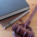 Прокуратура России требует 7 лет тюрьмы для несовершеннолетнего, который бросал снежки в машину ФСБ Прокуратура России требует 7 лет тюрьмы для несовершеннолетнего, который бросал снежки в машину ФСБ