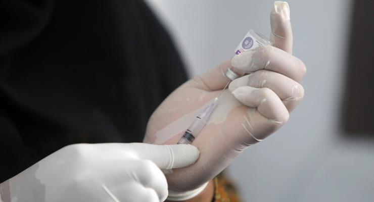 Суд Словенії припинив вакцинацію чиновників