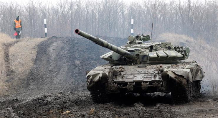 Київ: "Росія відправляє на Донбас снайперів та танки, щоб спровокувати Україну"