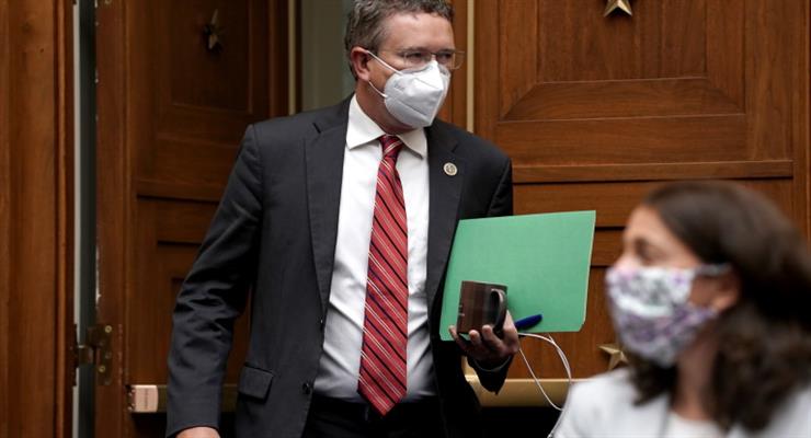 Американський конгресмен обурився різдвяним фото зі зброєю