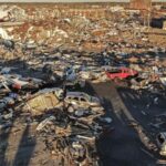 Чрезвычайное положение в Кентукки после разрушительного торнадо Чрезвычайное положение в Кентукки после разрушительного торнадо