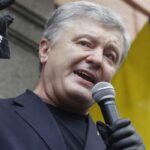 Екс-президента України Петра Порошенка можуть звинуватити у державній зраді Екс-президента України Петра Порошенка можуть звинуватити у державній зраді