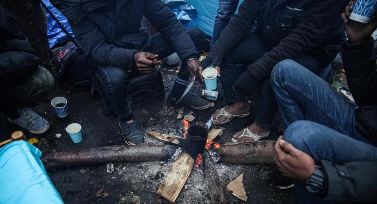 Французская полиция создала лагерь для беженцев недалеко от Дюнкерка