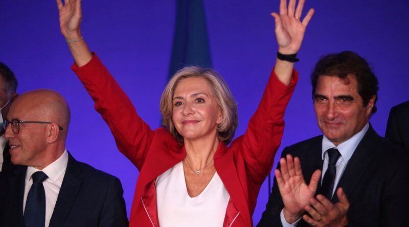 Валері Пекрес наздожене Макрона у другому турі президентських виборів у Франції
