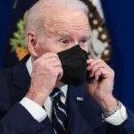 Байден роздасть американцям 400 мільйонів масок Байден роздасть американцям 400 мільйонів масок