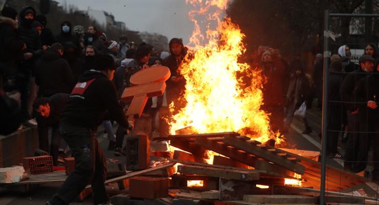 Погроми у Брюсселі після протесту проти обмежень COVID-19
