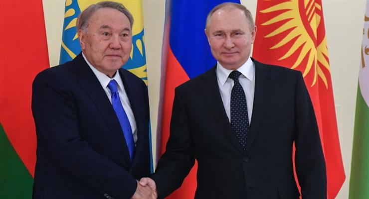 Экс-президента Казахстана лишили ключевого поста