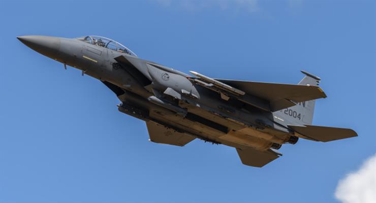 Винищувач F-15 зник з радарів над Японським морем