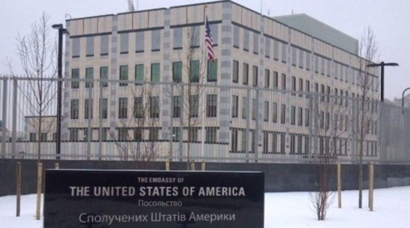 Україна вважає евакуацію американських та англійських дипломатів «надмірною обережністю»