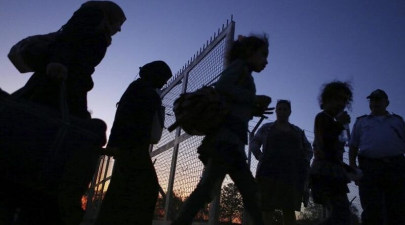 Потік мігрантів захлеснув Кіпр