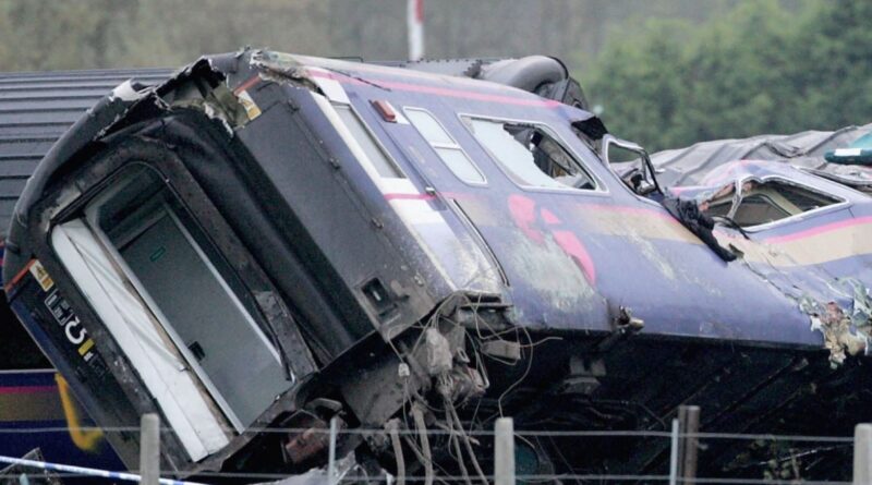 В результаті краху поїзда в Німеччині одна людина загинула і не менше 30 отримали поранення