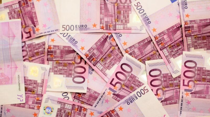 Франція заморозила активи російських олігархів приблизно на 850 млн. євро