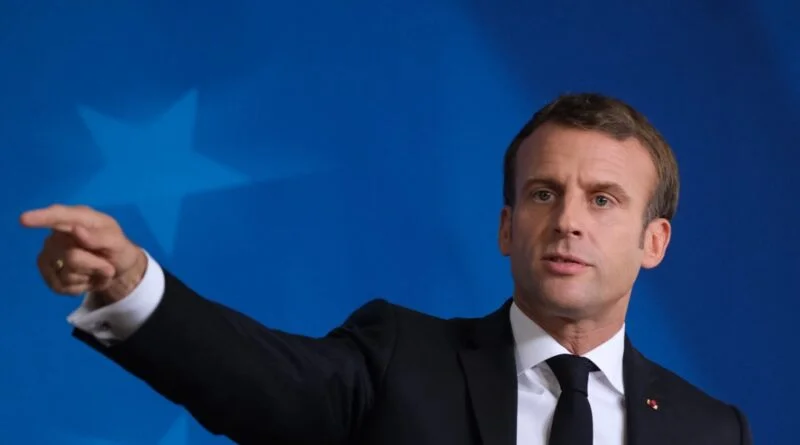 Макрон: Гуманітарна операція в Маріуполі на даний момент неможлива