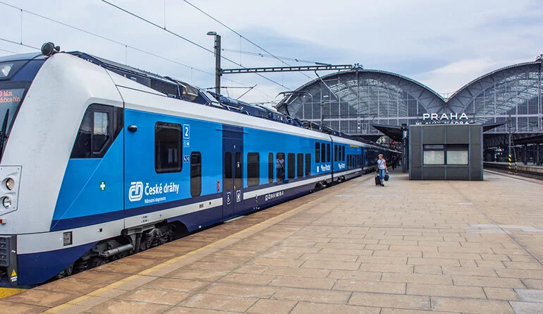 Чехія: зміна правил безкоштовного перевезення українських біженців у поїздах ČD