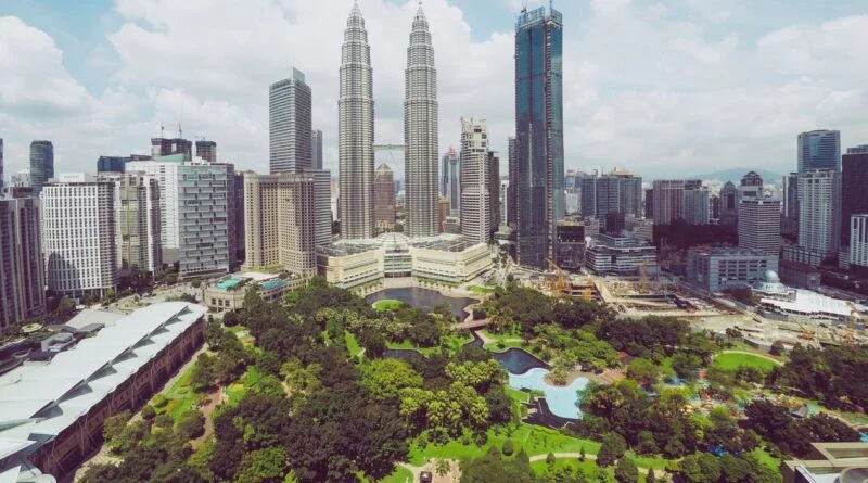 Малайзія спростила правила в'їзду з 1 травня