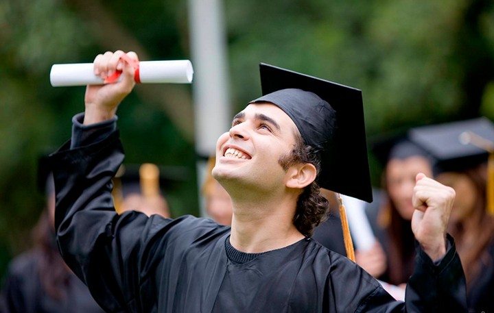 get-a-residence-permit-enrolling-in-Hungarian-university