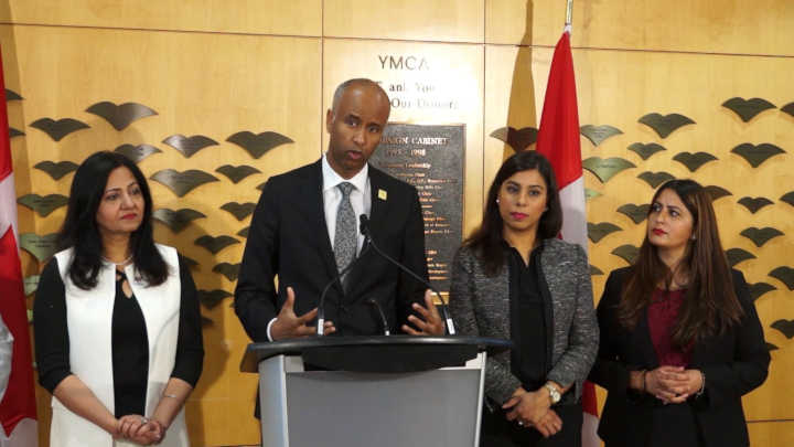 Министерство иммиграции Канады фото