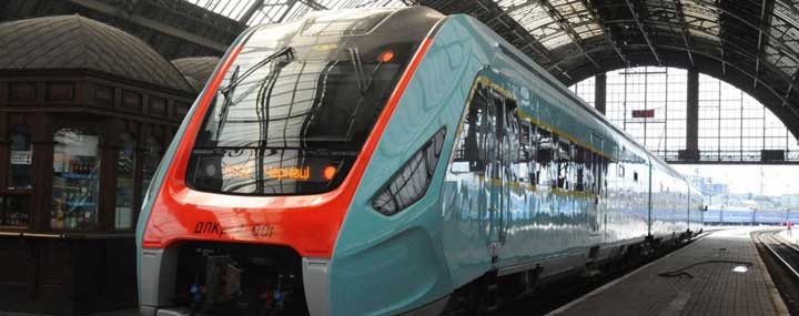 Пассажирский поезд фото