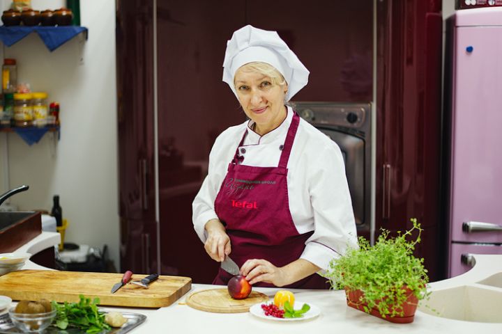 повар женщина Анна Гнатюк 37 лет