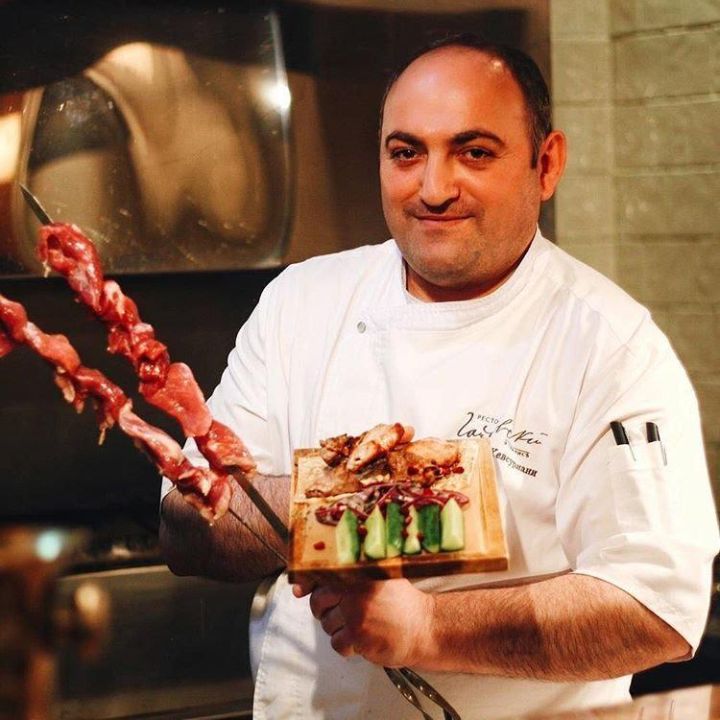 повар Роман Игнатенко