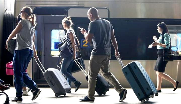 tret-ukrainskih-grazhdan-planiruet-trudoustroystvo-za-granicey